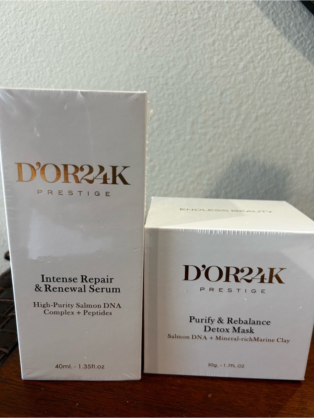 Intense Repair & Renewal Serum - White and Gold